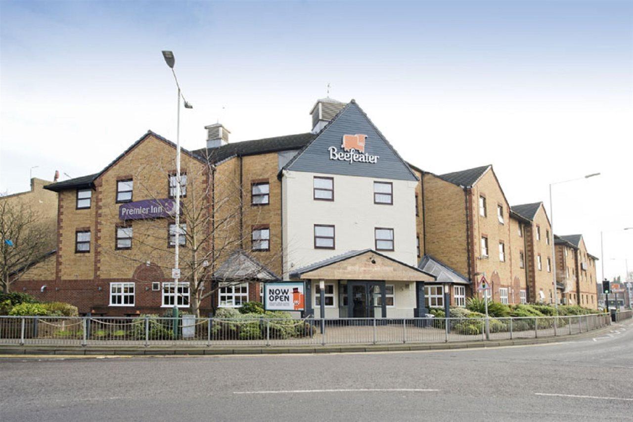 Premier Inn London ラムフォード エクステリア 写真
