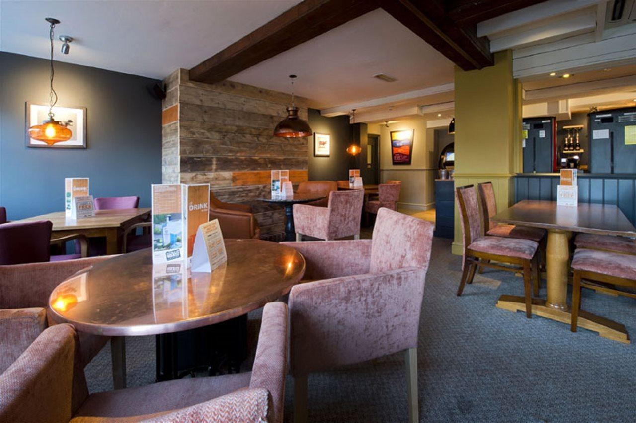 Premier Inn London ラムフォード エクステリア 写真