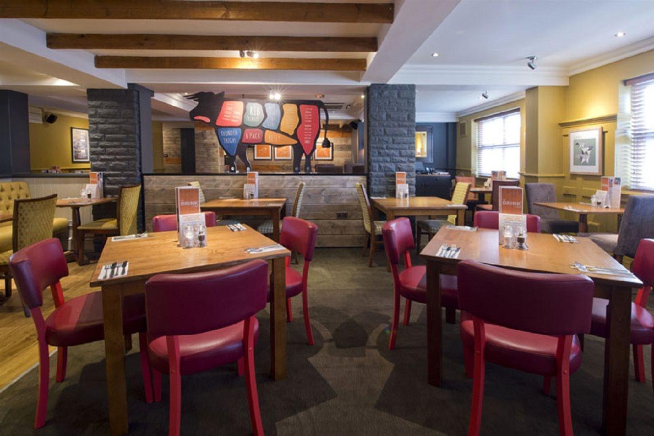 Premier Inn London ラムフォード エクステリア 写真
