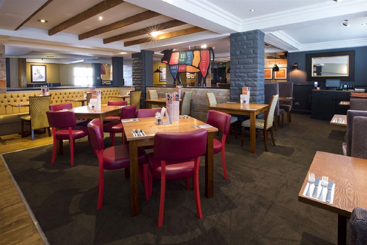 Premier Inn London ラムフォード エクステリア 写真