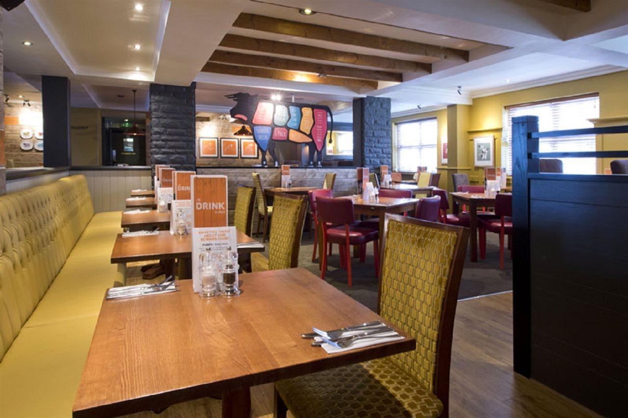 Premier Inn London ラムフォード エクステリア 写真