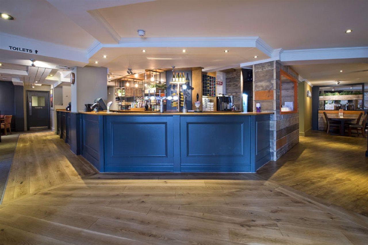 Premier Inn London ラムフォード エクステリア 写真