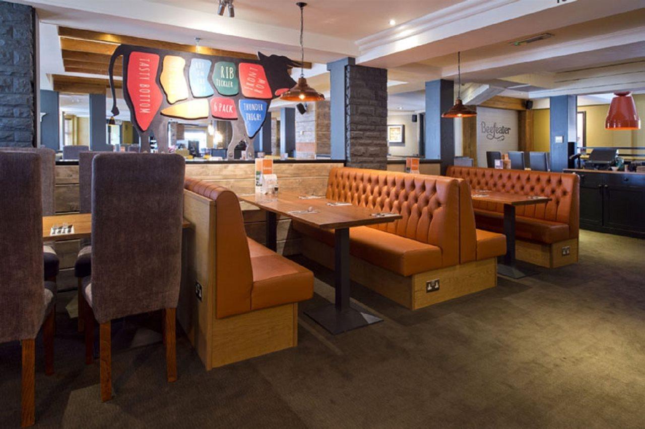Premier Inn London ラムフォード エクステリア 写真