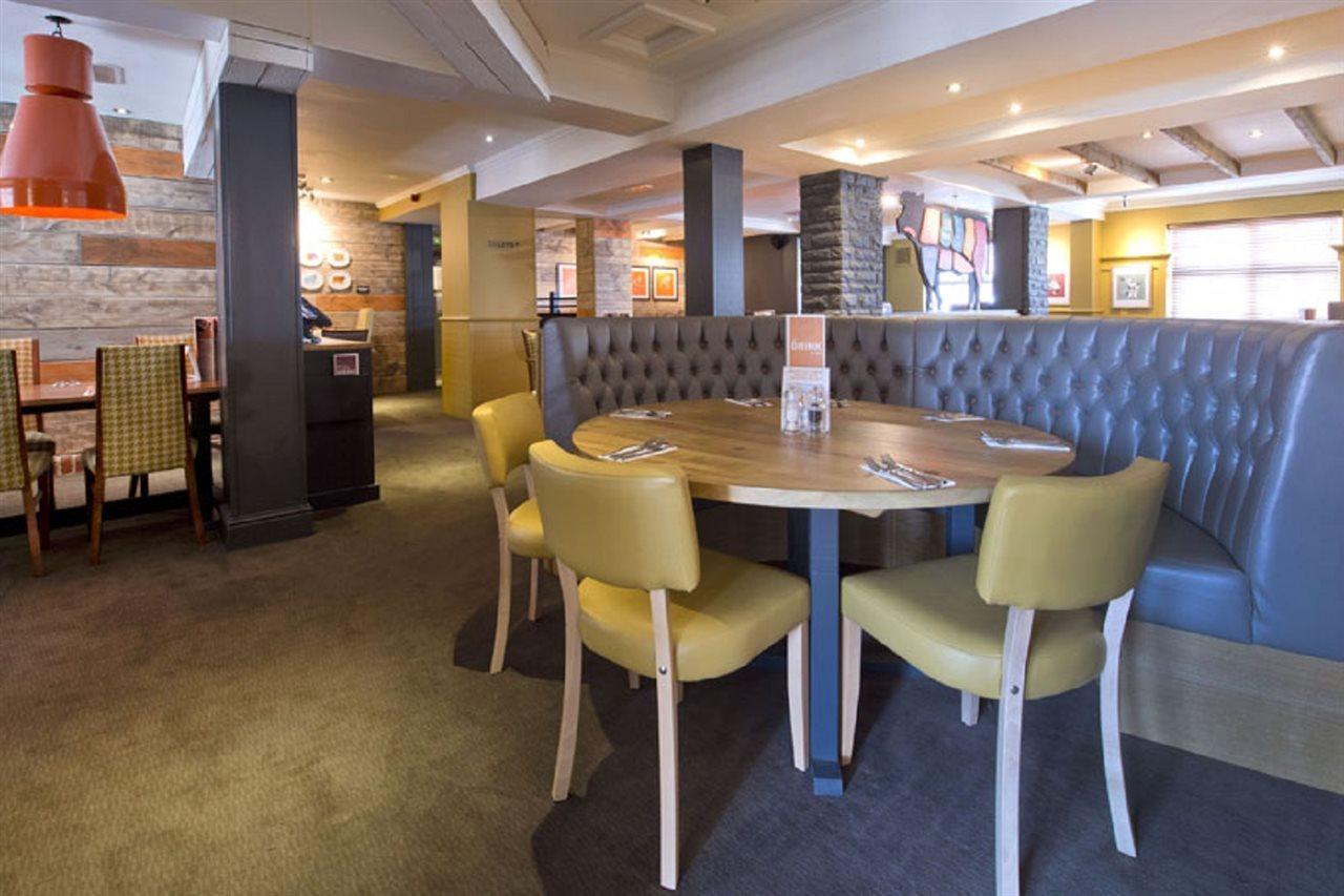 Premier Inn London ラムフォード エクステリア 写真