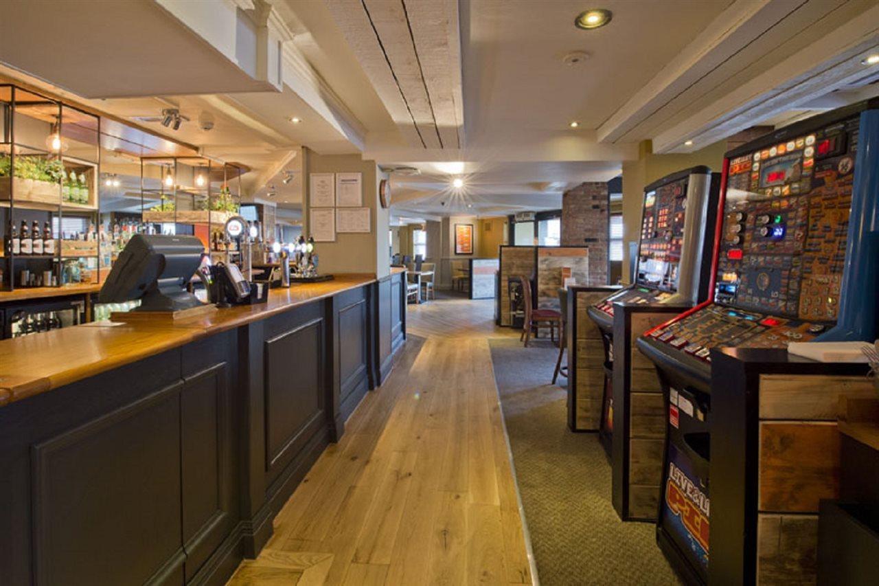 Premier Inn London ラムフォード エクステリア 写真