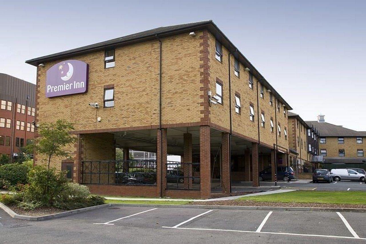 Premier Inn London ラムフォード エクステリア 写真